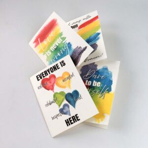 Klappkarten mit Pride-Motiven
